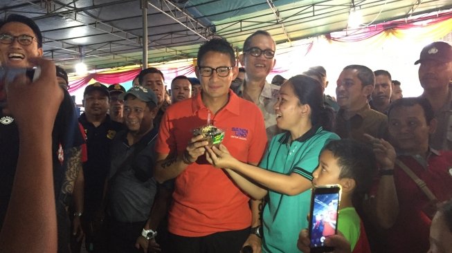 Icip-icip Kudapan Masa Kini ala Sandiaga di Gudang Sarinah