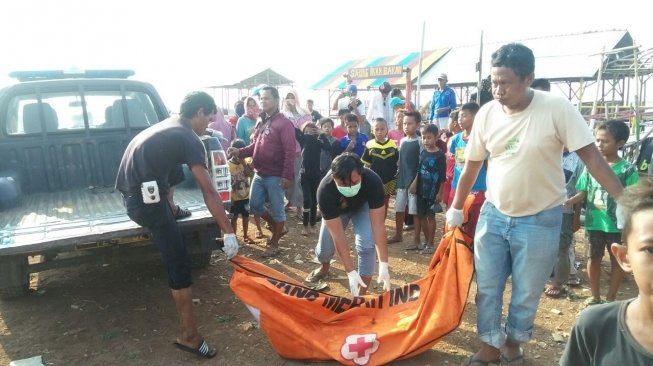 Darah Tercecer di Pantai, Si Cantik Laura Diseret Dibuang ke Laut