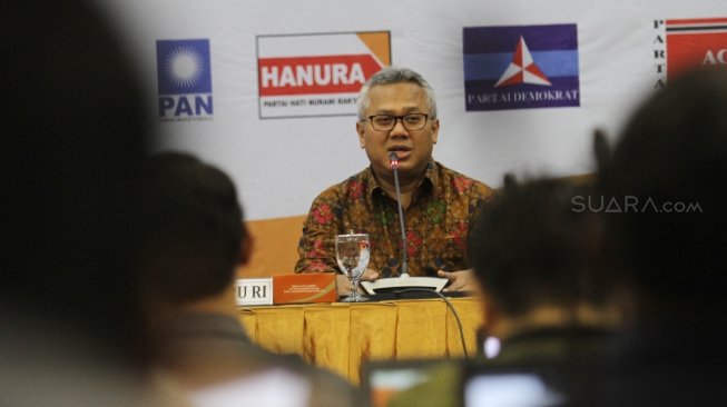 Rapat pembahasan rancangan Sistem Informasi Pencalonan (SILON) Pemilu 2019 di kantor KPU, Jakarta, Senin (7/5).