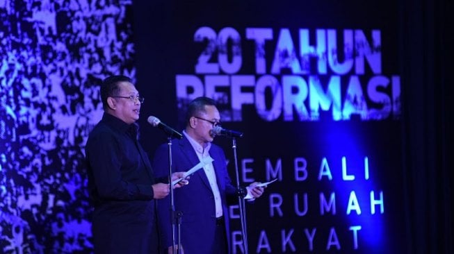 Kenang 20 Tahun Reformasi, Ketua DPR Baca Puisi