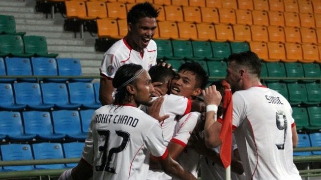 Pemain Persija Jakarta rayakan gol ke gawang Home United di leg pertama yang berlangsung di Stadion Jalan Besar, Singapura, Selasa (8/5/2018) (dok. Media Persija).