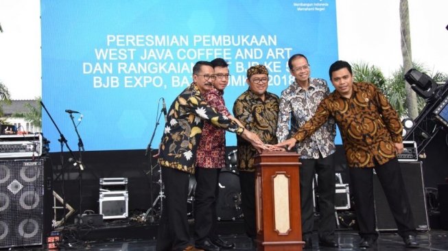 "West Java Coffee and Art", yang berlangsung di depan Gedung Sate, Jalan Diponegoro, Kota Bandung, Jumat (11/5/2018).