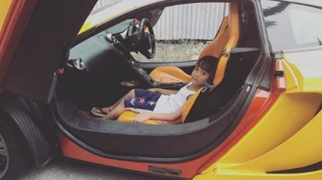 Supercar McLaren MP4-12C, milik Sule. [Instagram/@ferdinan_sule]