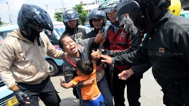 Sebanyak 8 orang terdiri dari pengemis, pemulung, dan pengamen diamankan.