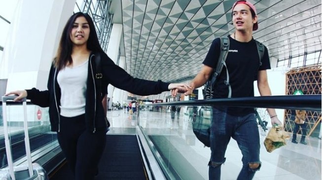 Adipati Dolken dan Vanesha Prescilla (Instagram)