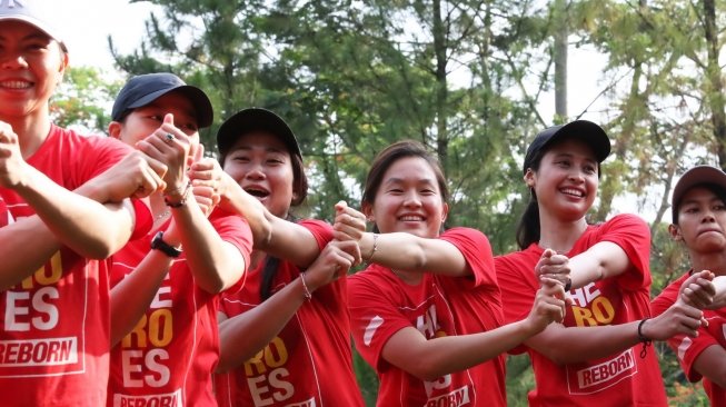 Tim Thomas dan Uber Indonesia mengikuti program team building di Hotel Aston, Bogor, 11-12 Mei 2018. [Dok. PBSI]