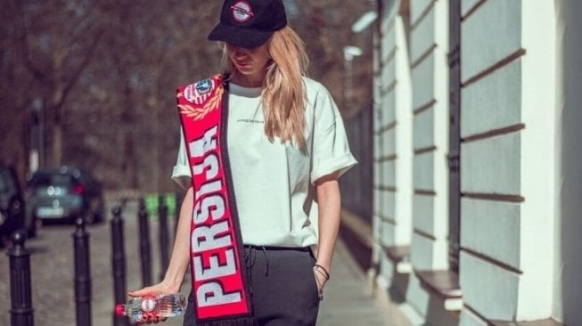 Deretan Foto Si Cantik Monika Niemotko, Fan Persija dari Polandia