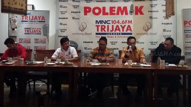 Diskusi bertajuk "Mengejar Ambang Batas Parlemen" di Warung Daun, Cikini, Jakarta Pusat, Sabtu (12/5/2018). [Suara.com/Ria Rizki Nirmala Sari]