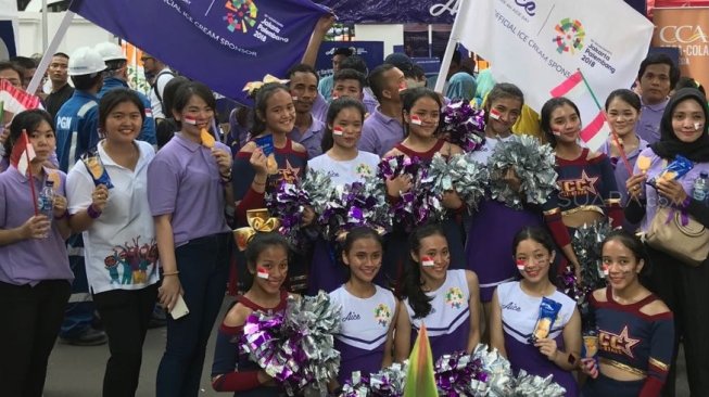 Parade Asian Games 2018 di arena car free day sekaligus jumpa pers es krim Aice bakal bagi-bagi es krim gratis di pembukan Asian Games 2018 di Jakarta dan Palembang. (Suara.com/Risna Halidi)