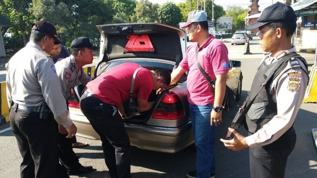 Bom Gereja Surabaya, Pintu Masuk Bali Dijaga Ketat dari Teroris