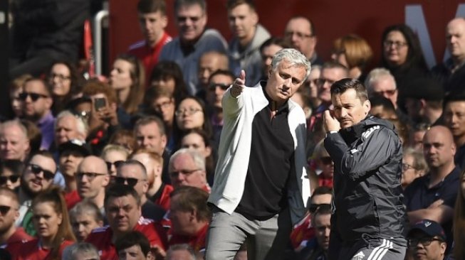 Mou Restui Kepergian Faria dari Old Trafford