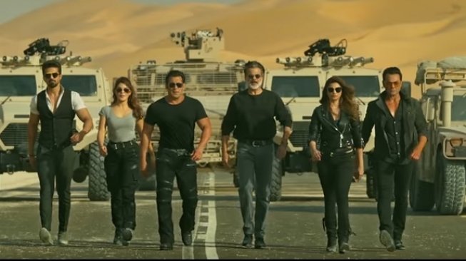 Salah satu adegan dalam film Race 3 yang dibintangi Salman Khan, Anil Kapoor, Bobby Deol, Daisy Shah dan Jaqcueline Fernandez. (istimewa)