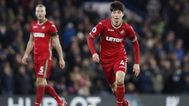 Resmi Tinggalkan Swansea, Ki Sung-yueng Gabung AC Milan?