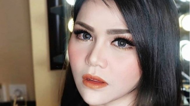 Disemprot Netizen Gegara Foto Seksi Usai Mualaf, Katty Butterfly Beri Balasan Telak