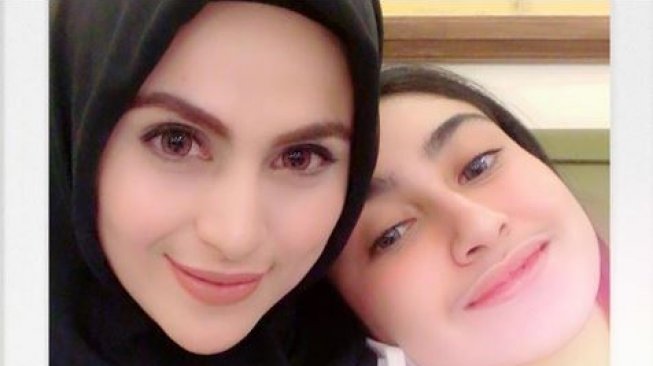 Asha Shara Pakai Hijab Usai Dengar Kajian Azab Kubur