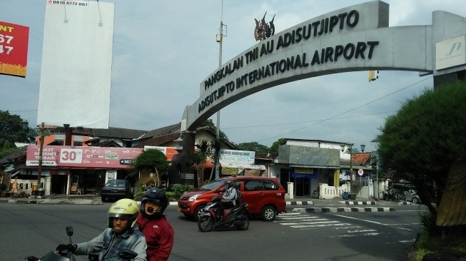 Penumpang Pesawat Air Asia Ngaku Bawa Bom, Bandara Adisutjipto Jogja Geger