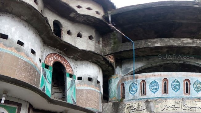 Wisata di Kota Kelahiran Ma'ruf Amin, Yuk Kunjungi Masjid Pintu Seribu