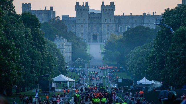 Euforia warga Inggris sambut Royal Wedding Pangeran Harry dan Meghan Markle, Sabtu (19/5/2018) [RoyalFamily/twitter.com].