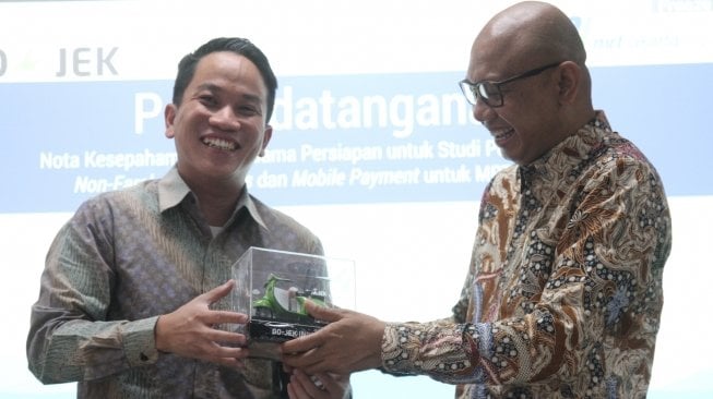 Agar dapat menjajaki pengembangan bisnis di luar tiket (NFB) dan mobile payment.