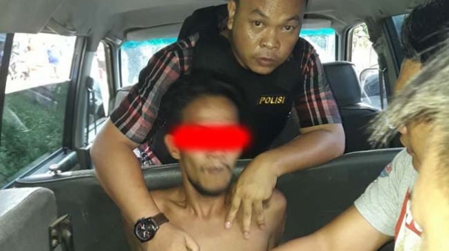 Setelah Bacok 2 Polisi, AS Teriak Membawa Bom ke Polsek Maro Sebo