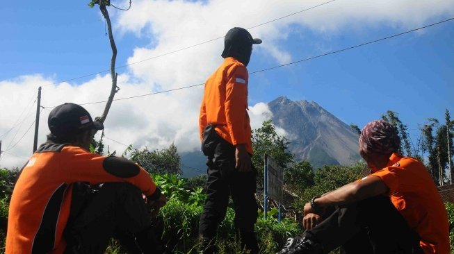 Puncak Gunung Merapi, Jawa Tengah, Selasa (22/5). 