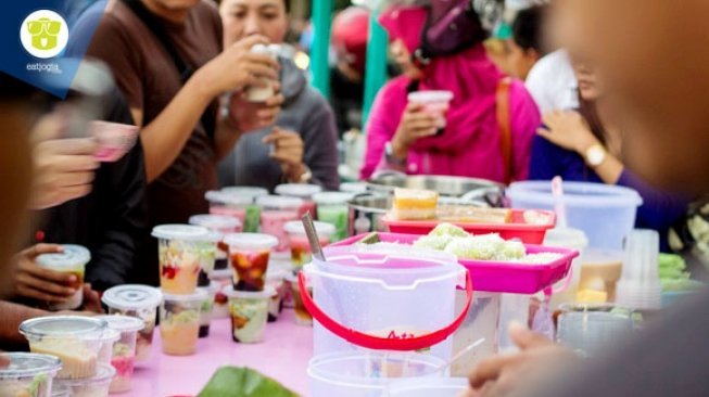 Sup buah sering dihidangkan sebagai menu takjil selama Ramadan. (eatjogja.com)