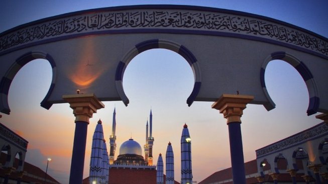 Masjid Agung Semarang. (panoramio.com)