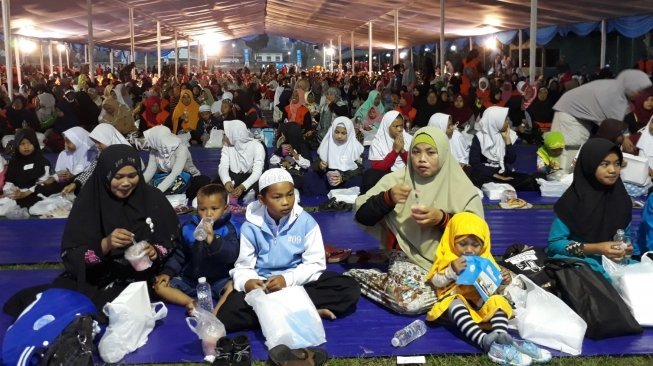 Buka Puasa dengan Keluarga Peternak Sapi Terbanyak di Indonesia