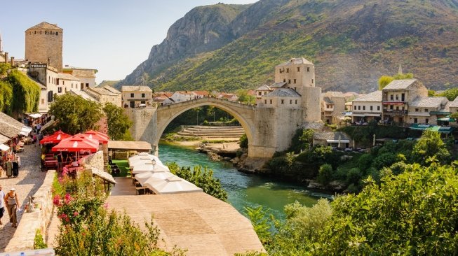 Stari Most di kota Mostar, Bosnia - Herzegovina [Shutterstock]