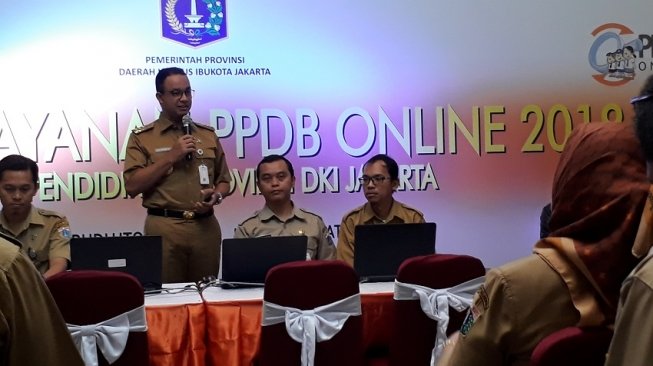 Pastikan Anak Jakarta Sekolah, Anies Luncurkan PPDB Online