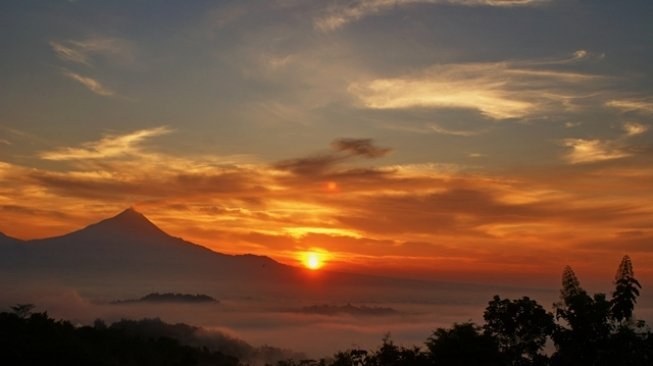 Bukit Punthuk Setumbu, Magelang. (Visit Jawa Tengah)