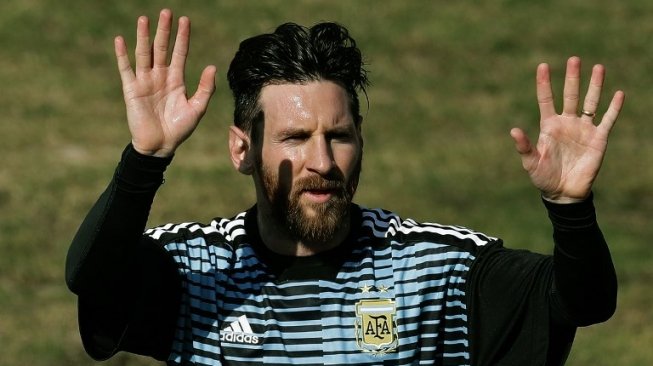 Ingin Akhiri Puasa Gelar Argentina, Messi Rela Tukar Gelar Barca