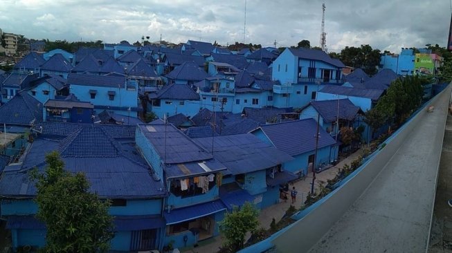Kampung Biru di Malang. (Traveling Yuk)