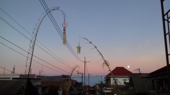 Suasana jelang perayaan Galungan Suku Tengger di Desa Desa Ngadas, Poncokusumo, Kabupaten Malang, Jawa Timur. (Suara.com/Sugianto)