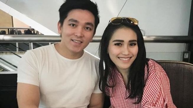 Ayu Ting Ting bersama dokter Ervan (Instagram)