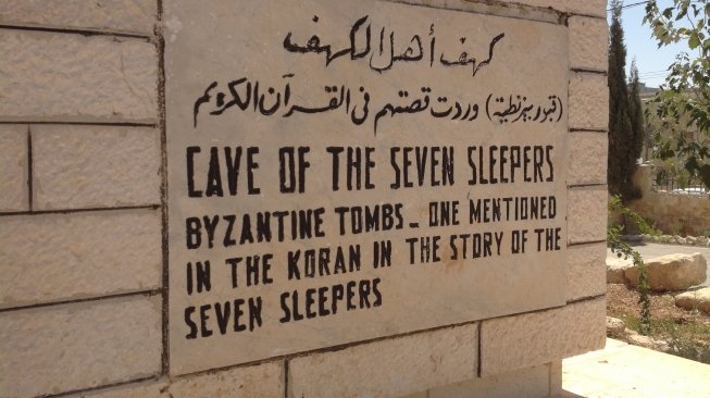 Gua Ashabul Kahfi juga memiliki sebutan Cave of The Seven Sleepers. (Indonesia Today)