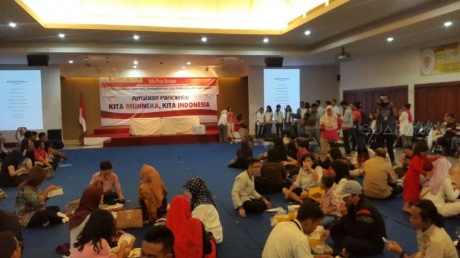 Berbuka puasa bersama di Gereja Katedral. (Suara.com/Argo)