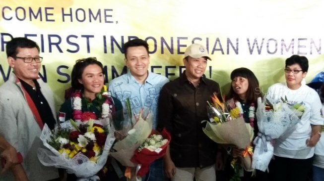 Menpora Minta Dua Mahasiswi Penakluk Misi Seven Summits Diwisuda