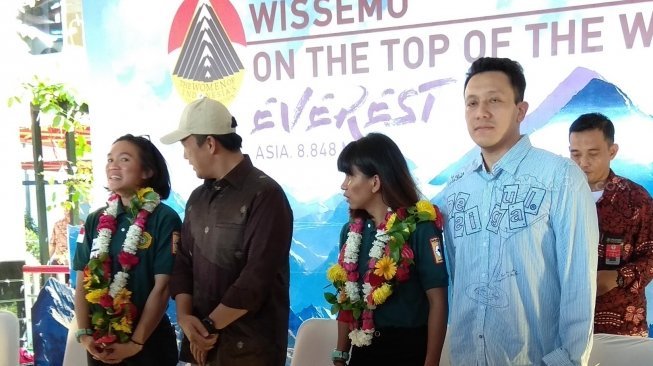 Dua Mahasiswi Indonesia Taklukan 7 Puncak Dunia, Ini Kata Jokowi