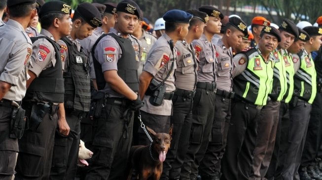 Apel Gelar Pasukan Angkutan Lebaran 2018 di Parkir Selatan Stasiun Gambir, Jakarta, Selasa (5/6). 