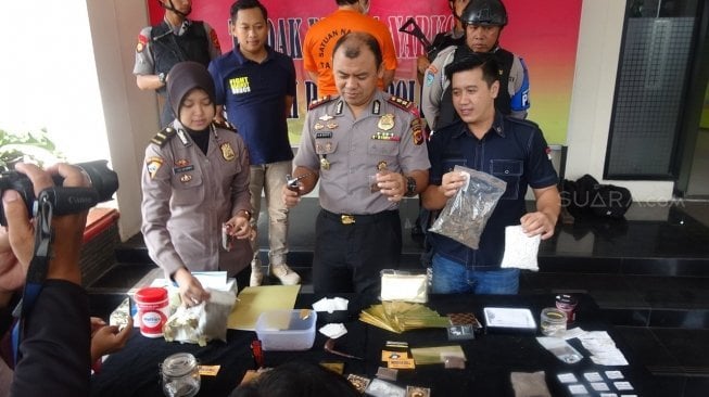 Eks Mahasiswa Kimia Edarkan Ganja dengan Kedok Jualan Obat Herbal