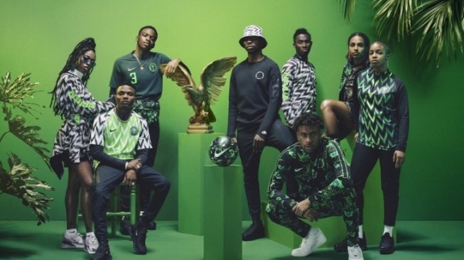 Jersey kandang, tandang, dan jaket tim Nigeria untuk Piala Dunia 2018 (foto: Sports Joe)