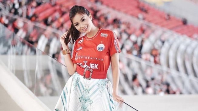 Lama Tak Terdengar, Presentar Sandra Olga Perkenalkan Anak Pertama