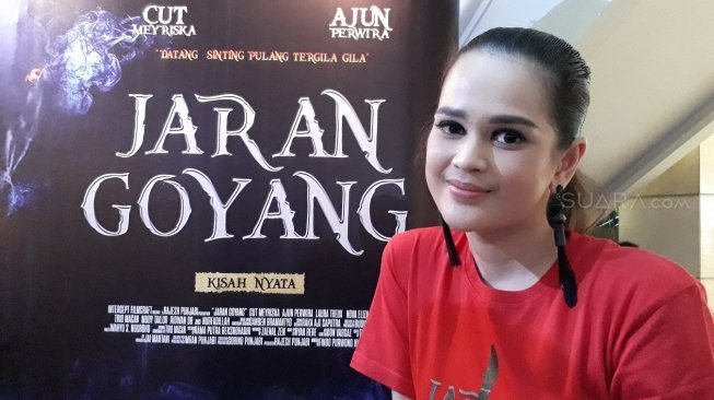 Cut Meyriska Jadi Penyanyi Dangdut di Film Jaran Goyang