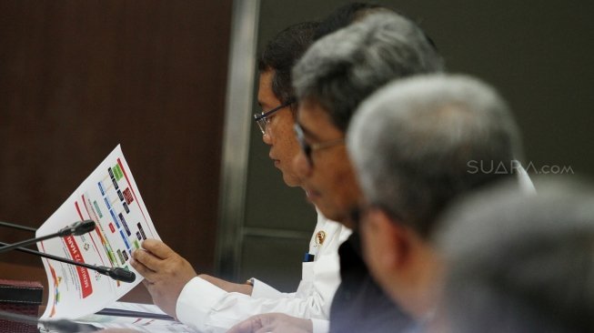 Menteri Koordinator Bidang Pembangunan Manusia dan Kebudayaan (Menko PMK), Puan Maharani, menggelar rapat persiapan Asian Games dan Asian Para Games 2018 dengan kementerian dan stakeholders terkait di kantor Kemenko PMK, Jakarta, Rabu (6/6/2018). [Suara.com/Oke Atmaja]