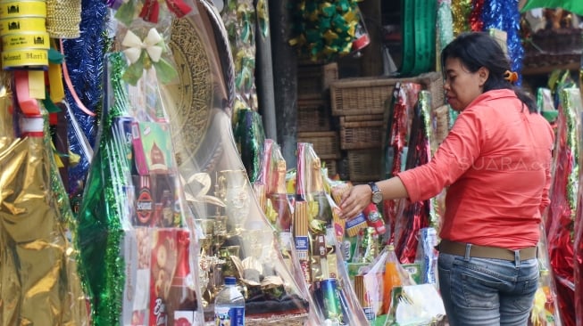 Pedagang parsel di kawasan Cikini, Jakarta, Kamis (7/6). 