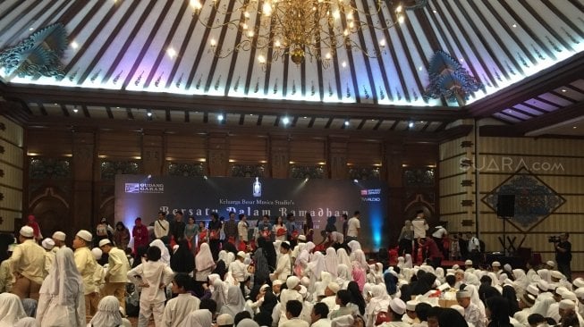 D'Masiv dan NEV+ di Gedung Ballroom Gedung Granadi, Jakse, Kamis (7/6/2018) [Suara.com/Sumarni].