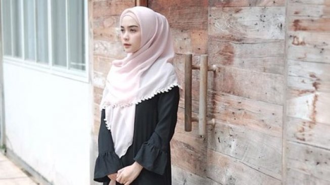 Hijab syar'i. (Instagram/@hamidahrachmayanti)