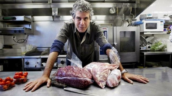 Nyoba Dodol Garut, ini Cerita Unik Anthony Bourdain di Indonesia