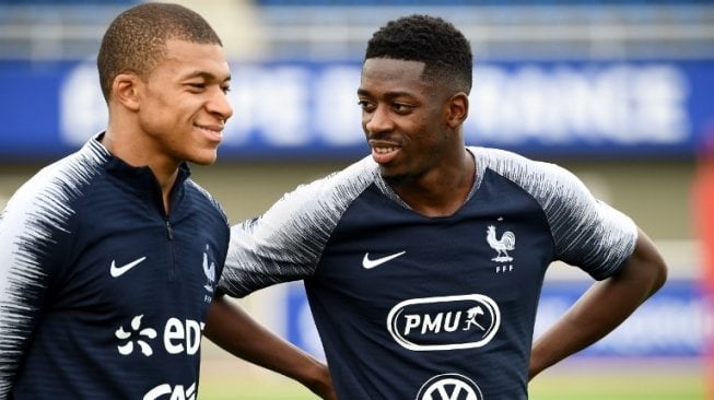 Penyerang Timnas Prancis, Ousmane Dembele (kanan) bersama Kylian Mbappe (FRANCK FIFE / AFP)